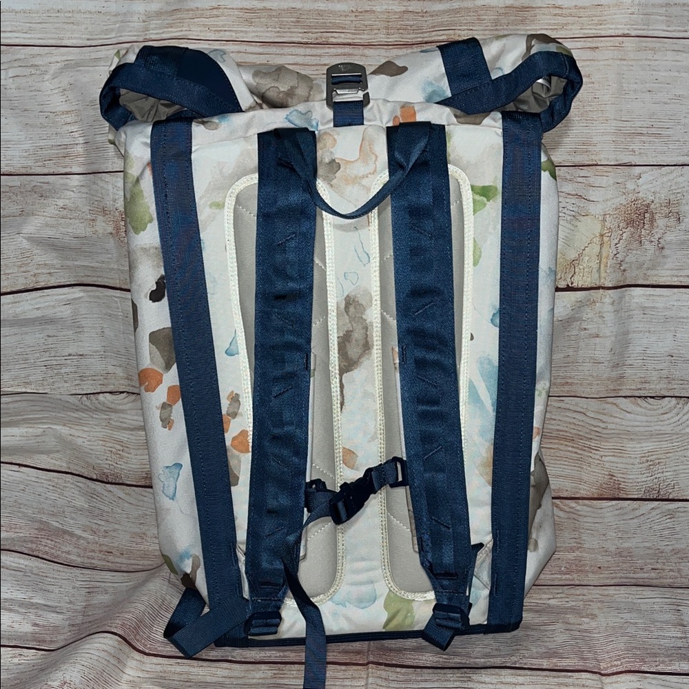 The North Face Roadsoda Waterproof Backpack - Picture 4 of 12